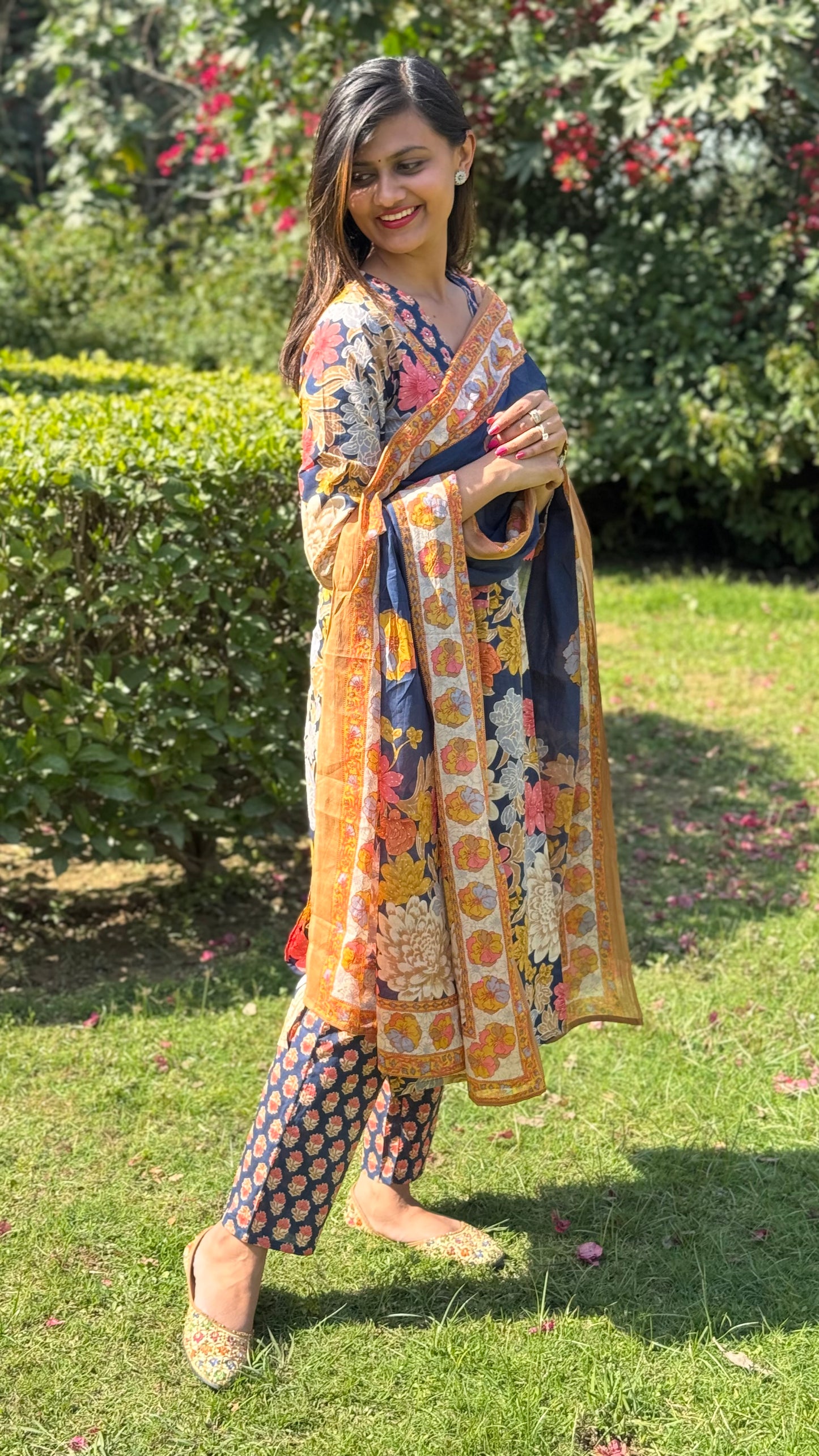 Beautiful Floral Print Kurta Set