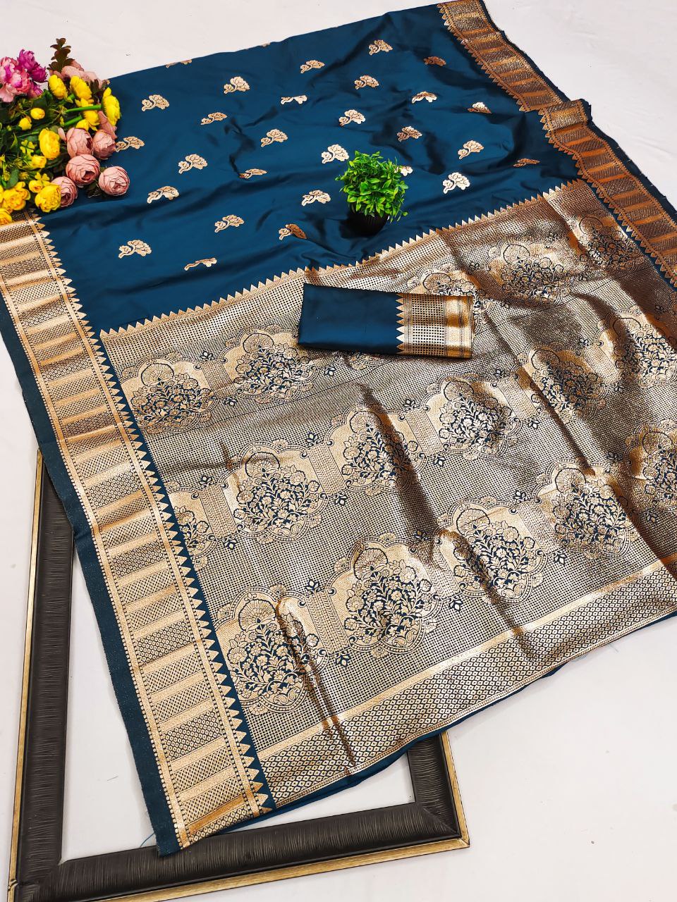 Banarsi Weaving Saree