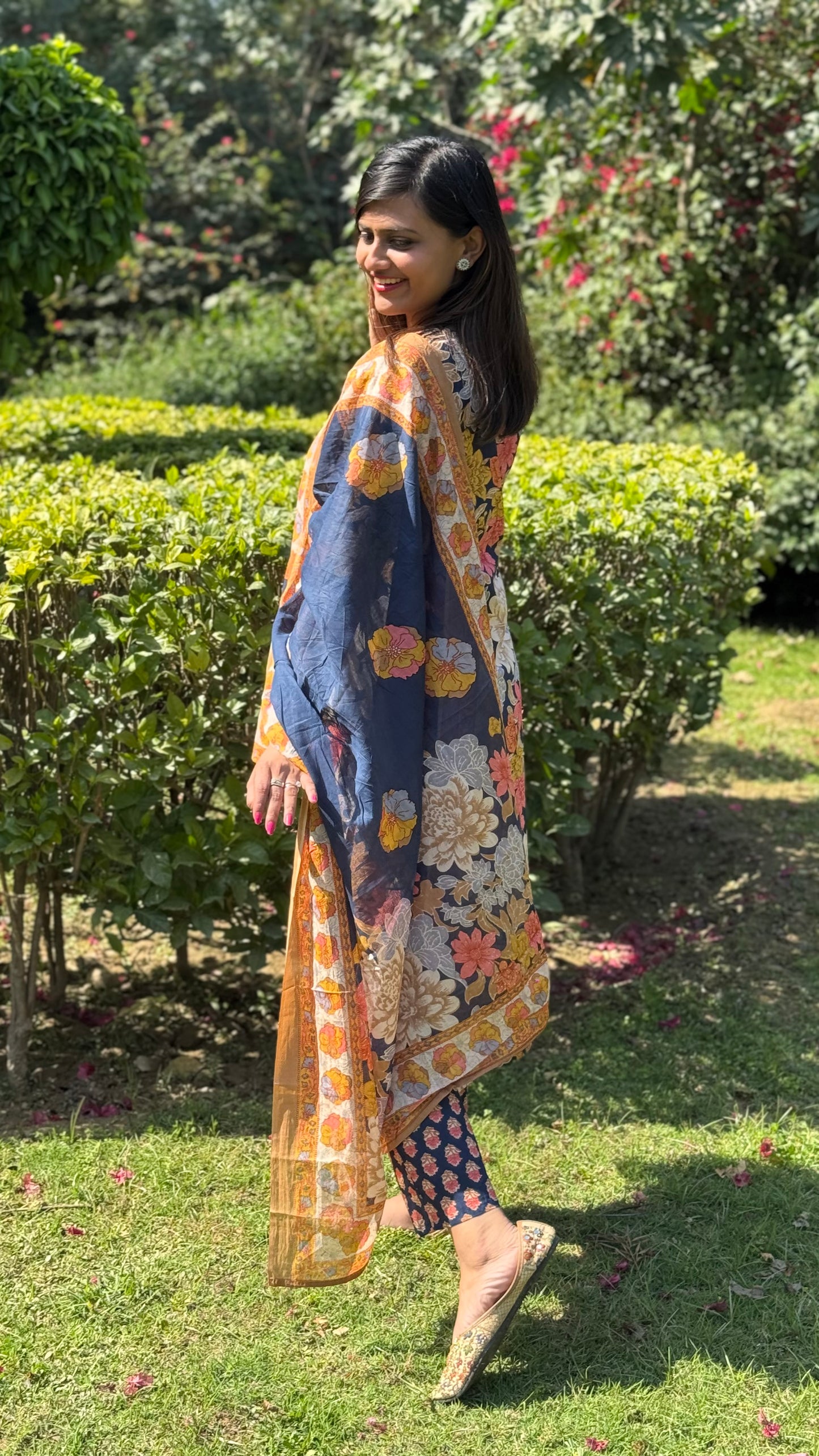 Beautiful Floral Print Kurta Set
