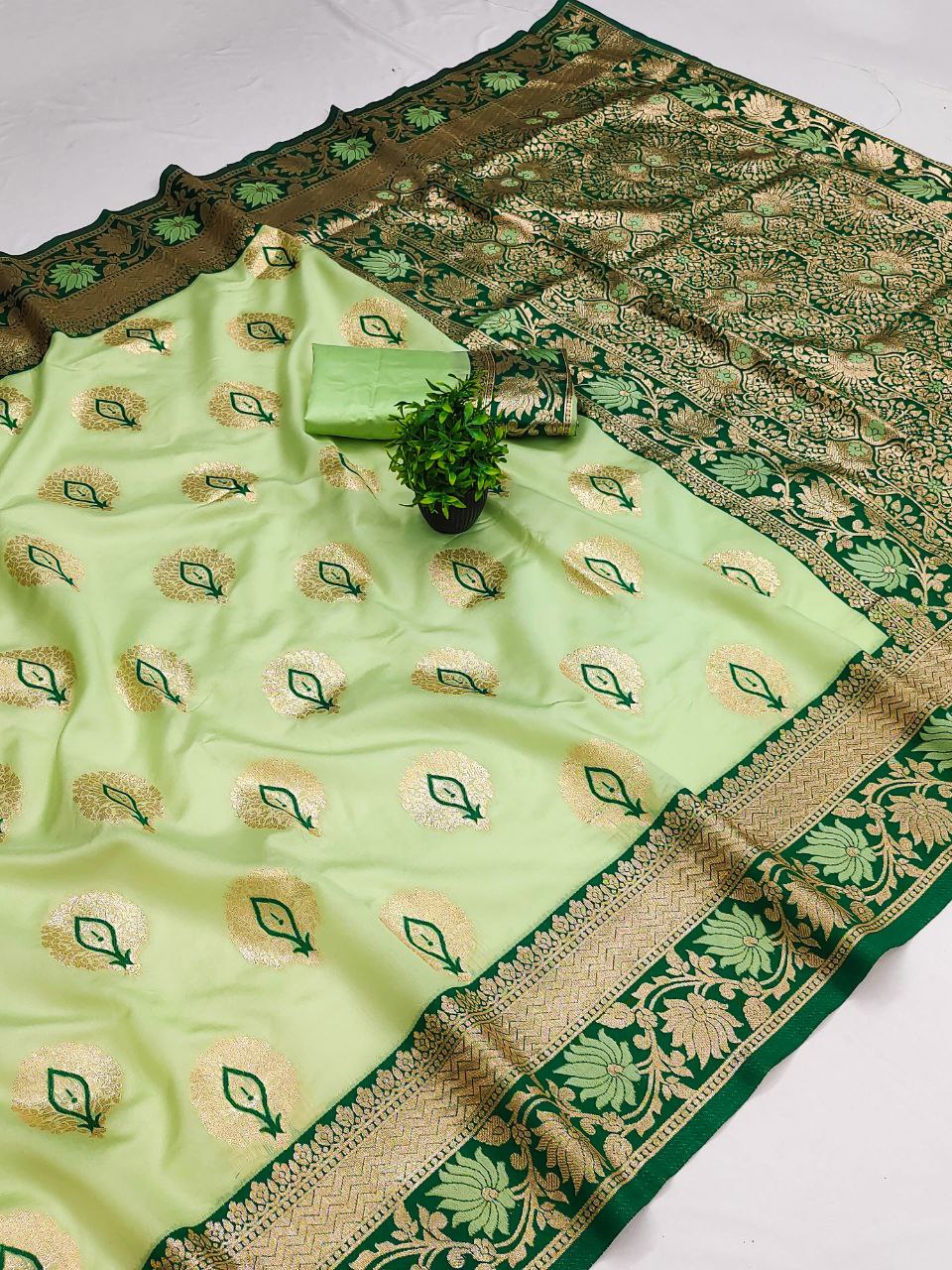 Banarsi Weaving Saree