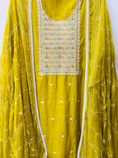 Beautiful thread work muslin suit with heavy Jaal work dupatta