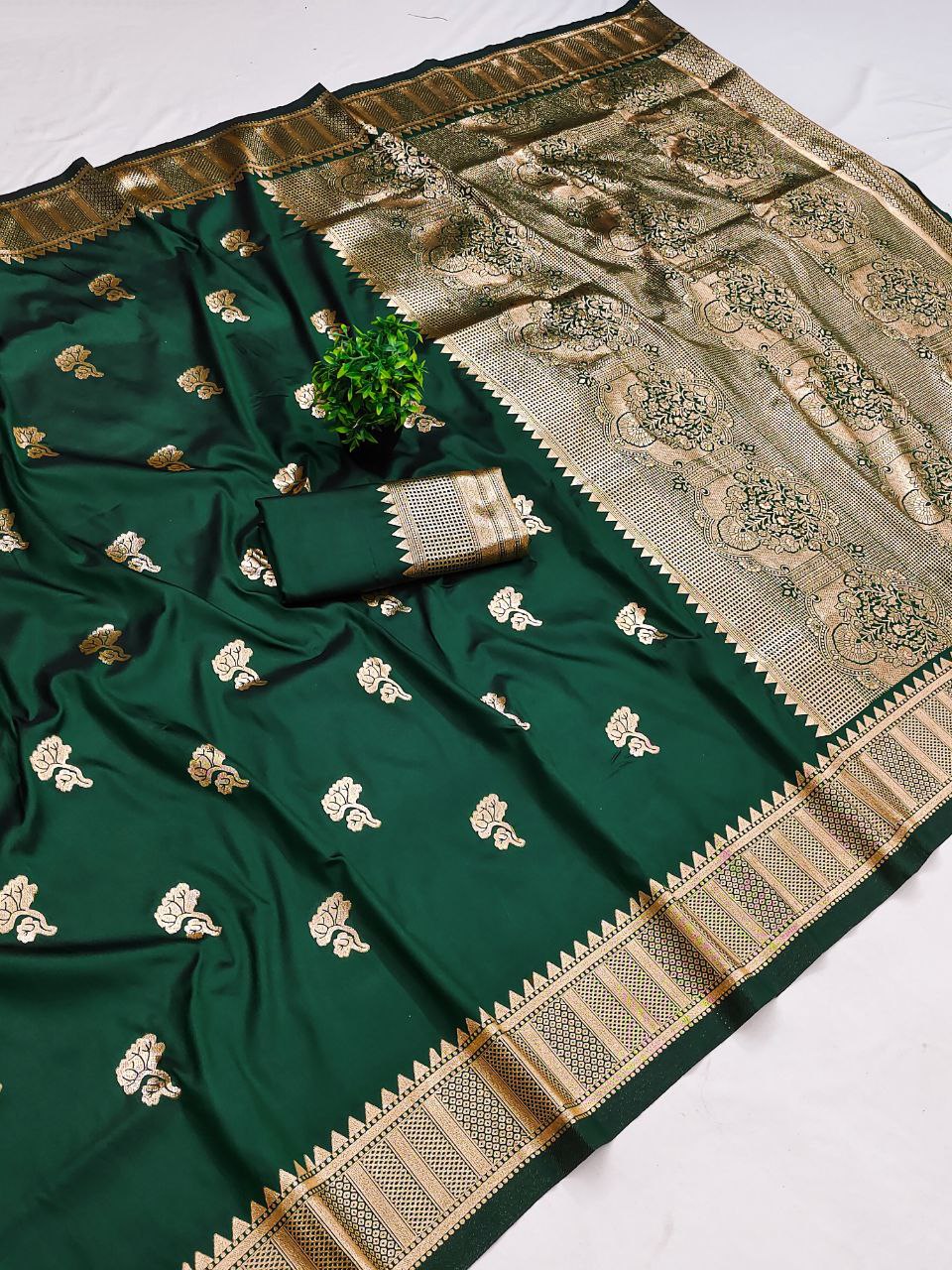 Banarsi Weaving Saree